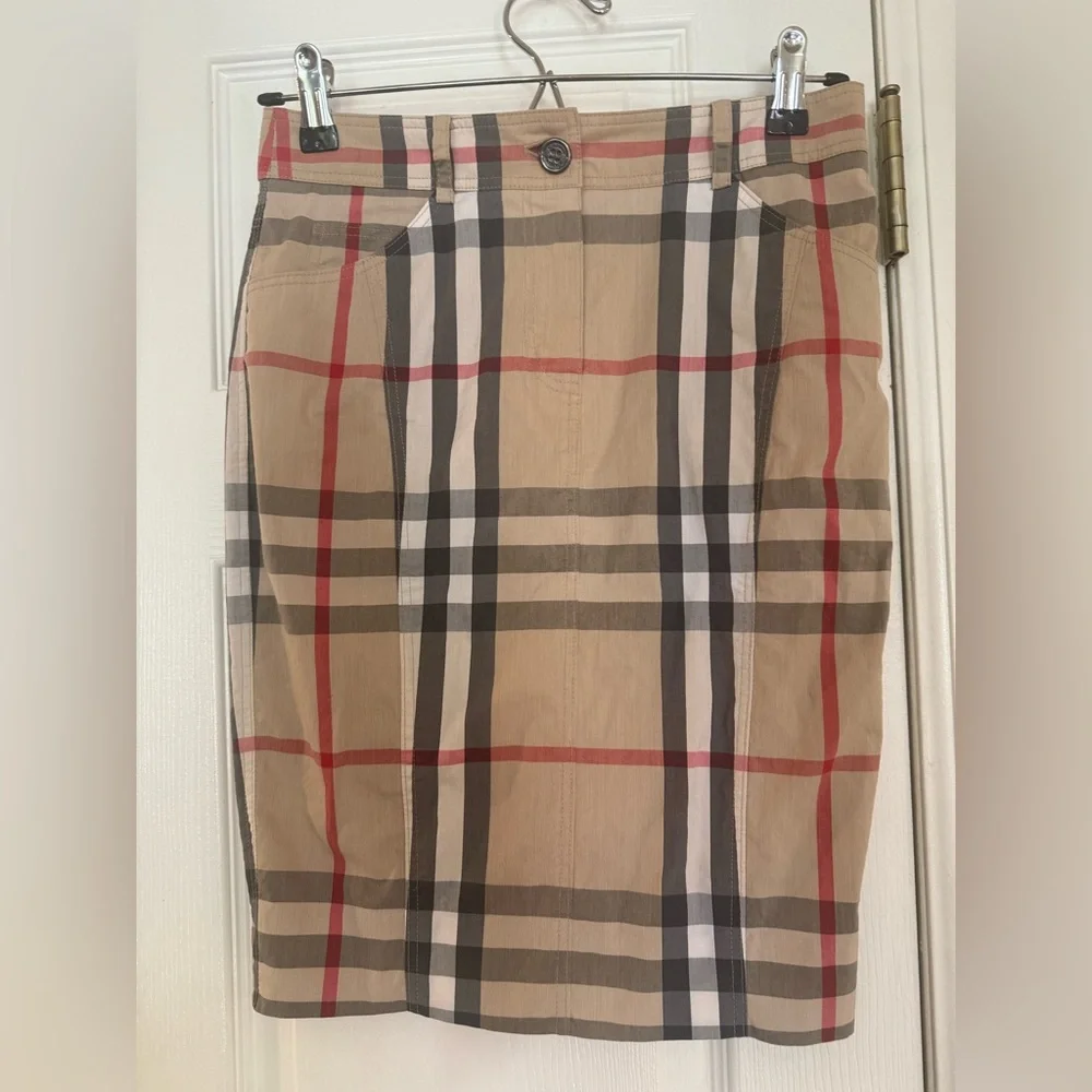 Burberry Brit pencil skirt Size 2 *perfect condition - Picture 1 of 3